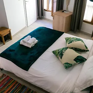 Couette-café Agora, Vlorë